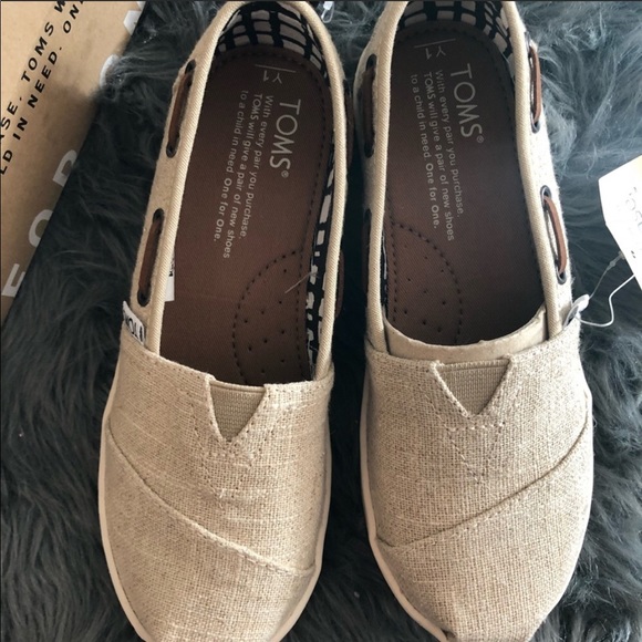 Toms Shoes - Picture 3 of 6